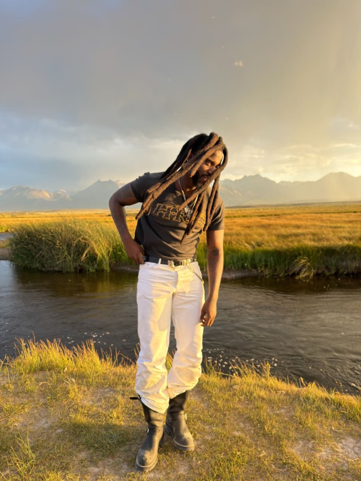 Country Star Shaboozey Floats By Wedding on Inner Tube - Image 4