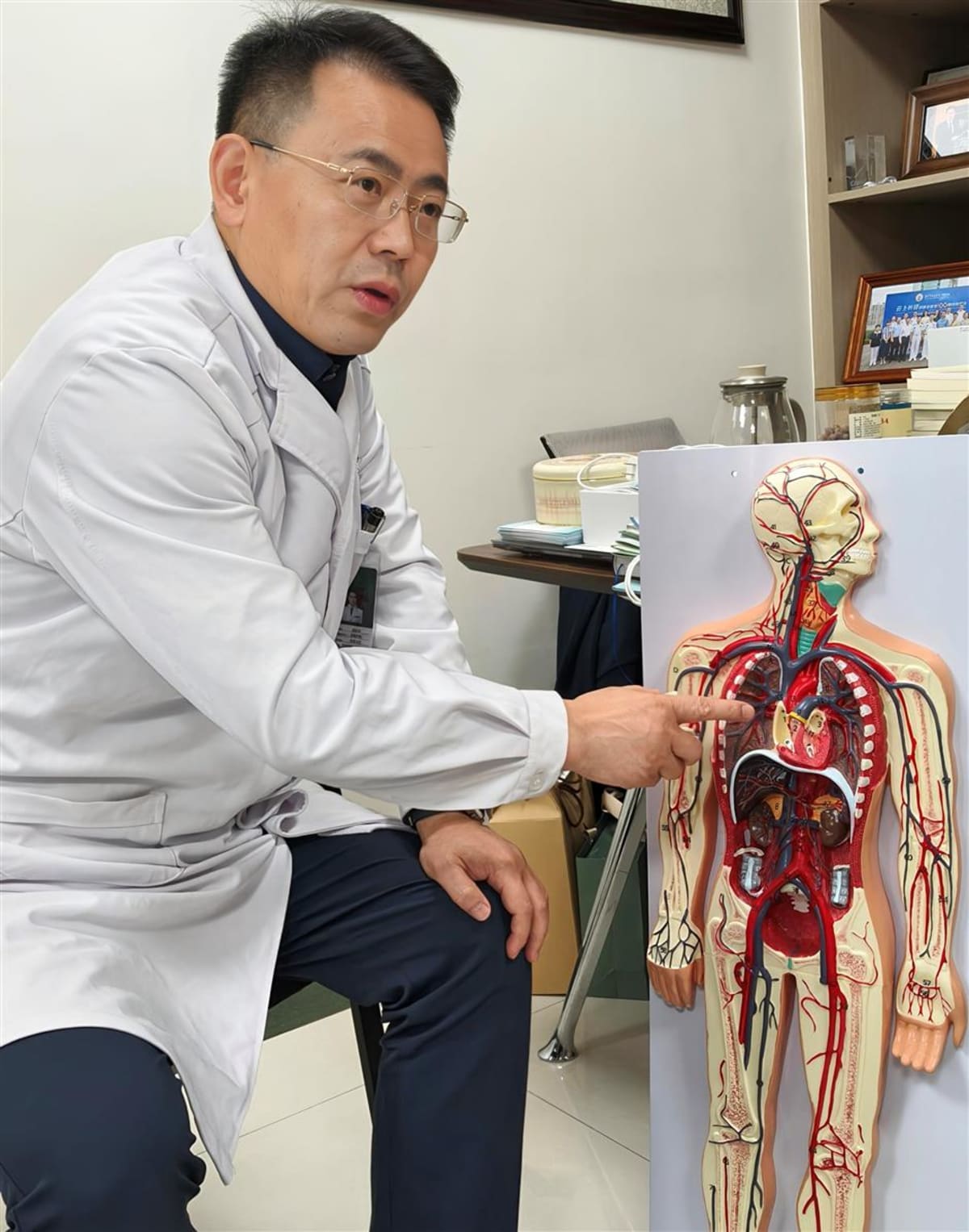 China Approves Scar-Free Glue Treatment for Varicose Veins - Image 2