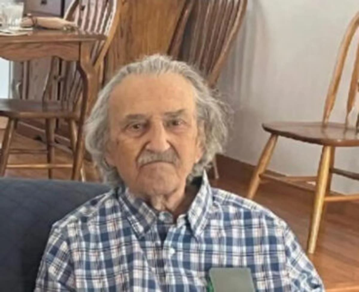 Professor Leaves $3.65M to Honor Teacher Mom in Michigan - Image 4