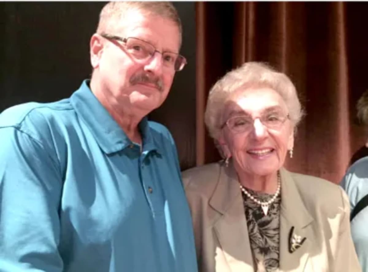 Teacher Brings Holocaust Lessons of Kindness to Iowa Town - Image 3