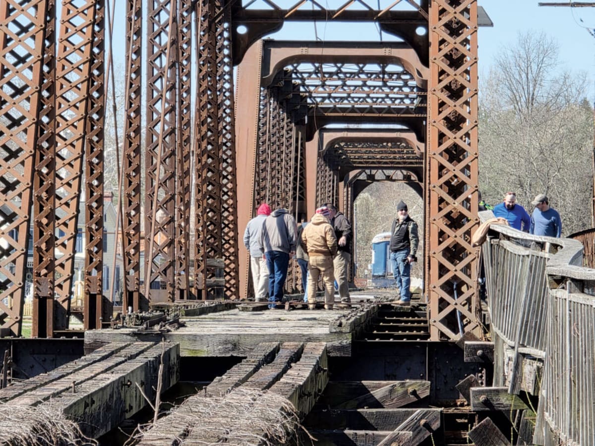 Volunteers Crank Historic Ohio Bridge Back to Life - Image 5