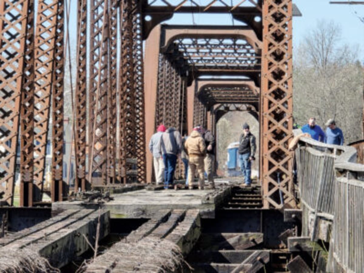Volunteers Crank Historic Ohio Bridge Back to Life - Image 4