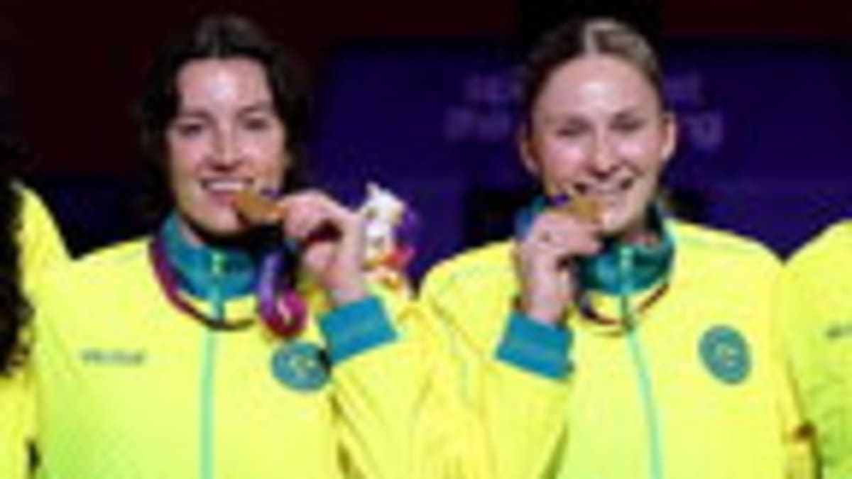 Refugee Weightlifter Wins Silver After Sleeping Rough in 2012 - Image 4