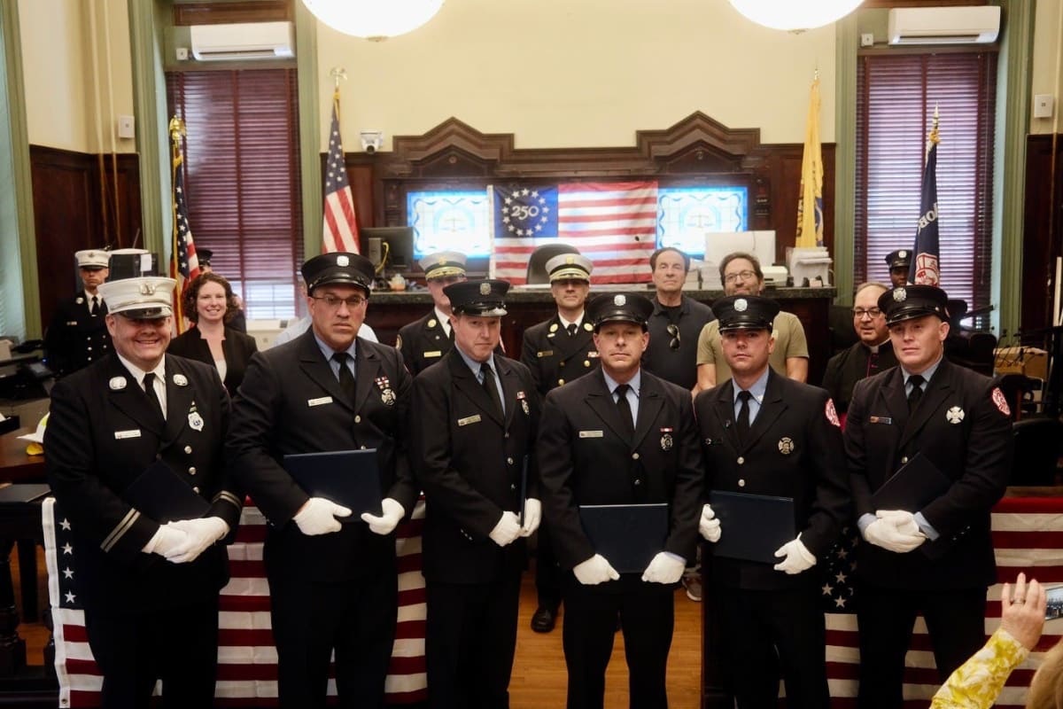 Hoboken Honors 17 Firefighters for Heroic Rescues - Image 3