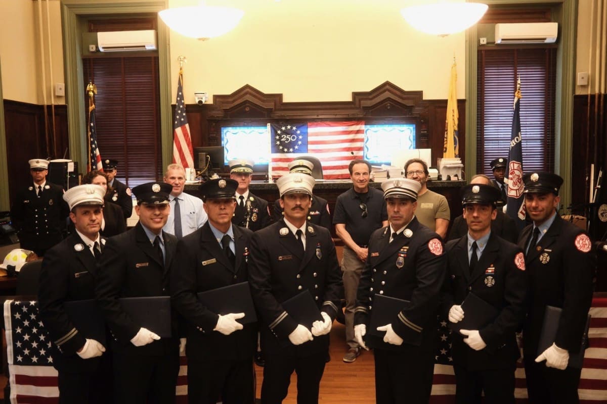 Hoboken Honors 17 Firefighters for Heroic Rescues - Image 4