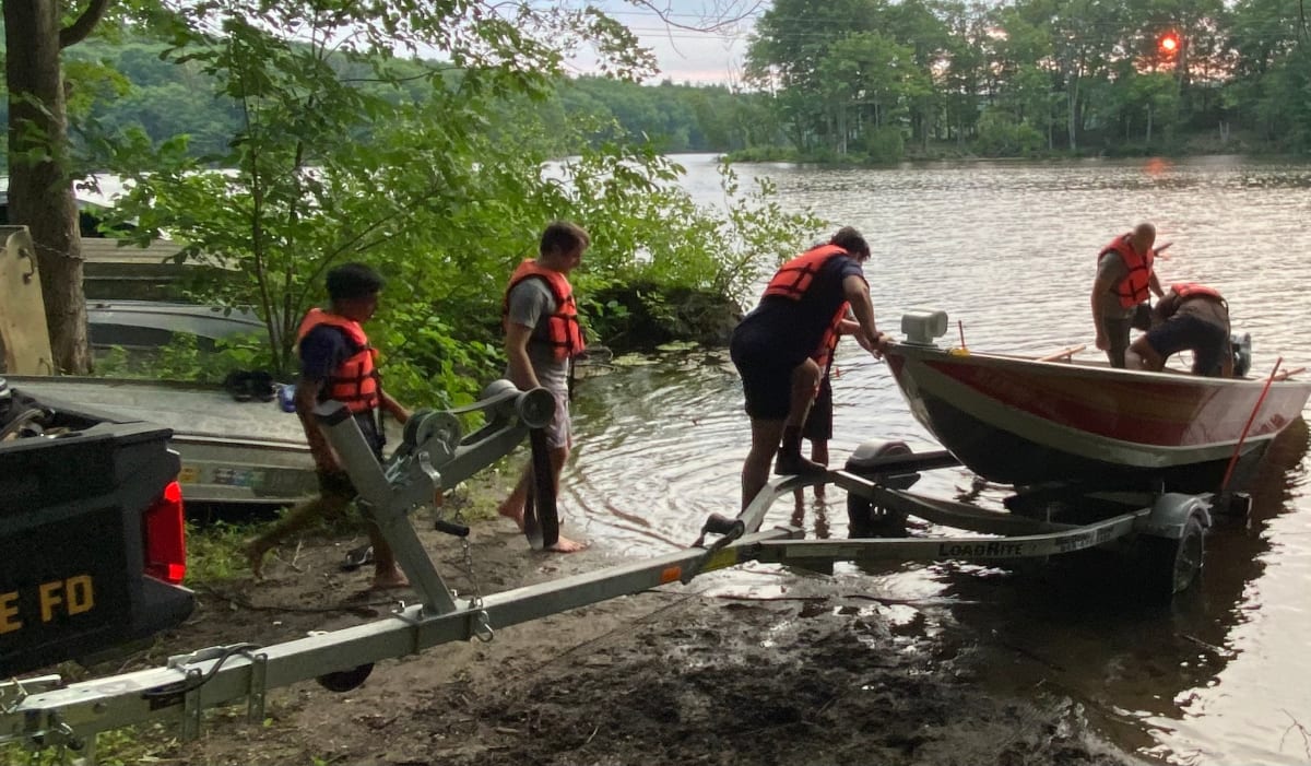 NY Firefighters Train for Water Rescues This Summer - Image 5