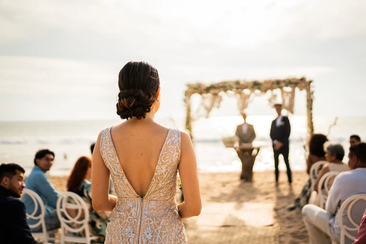 800 Teens Crash Florida Beach Wedding, Stay for Vows - Image 3