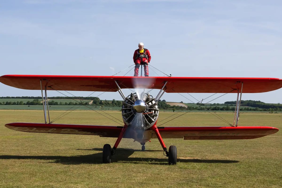98-Year-Old WWII Vet Wing Walks for Charity, Breaks Record - Image 2