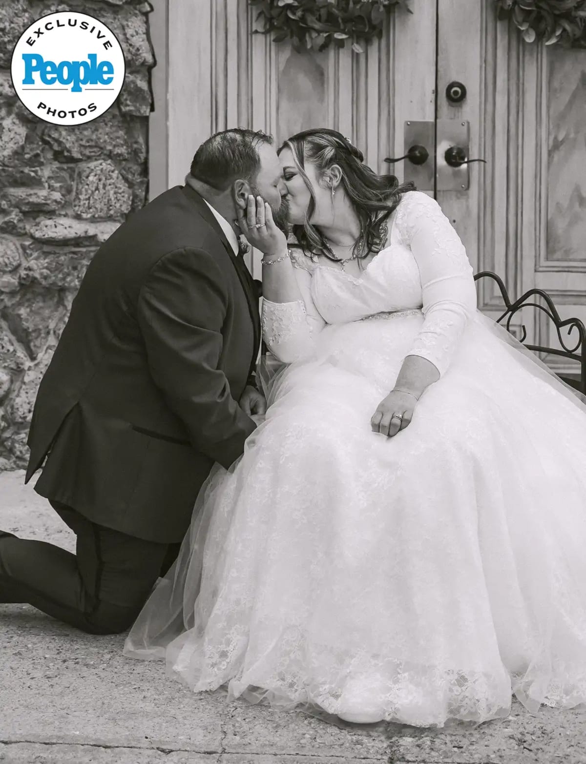 Bride with MS Walks Down Aisle After 2 Years in Wheelchair - Image 5