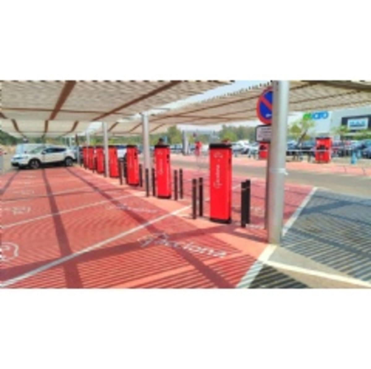 Spain Opens 42-Bay EV Charging Hub in Badajoz