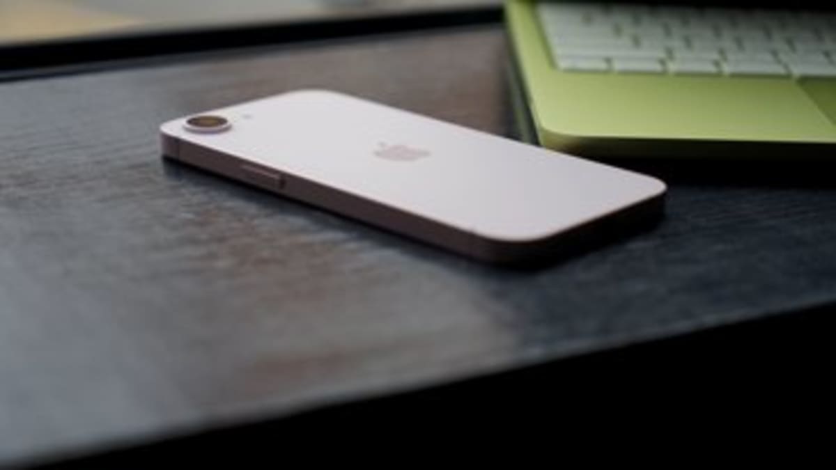 Apple Invests $10.5M in India's Green Energy and Recycling - Image 2