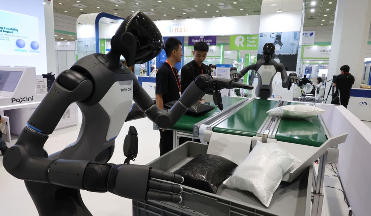 Seoul Tech Expo Draws 60K to See Humanoid Robots, AI Factories