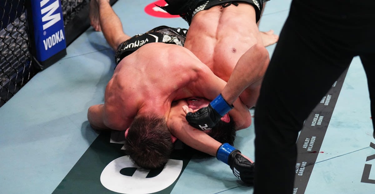 UFC fighter Bryce Mitchell applies arm-triangle submission on Santiago Luna during final seconds