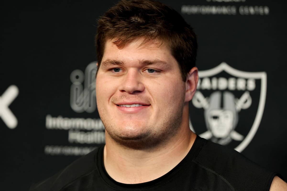 Las Vegas Raiders Aim for CPR World Record at Stadium - Image 3