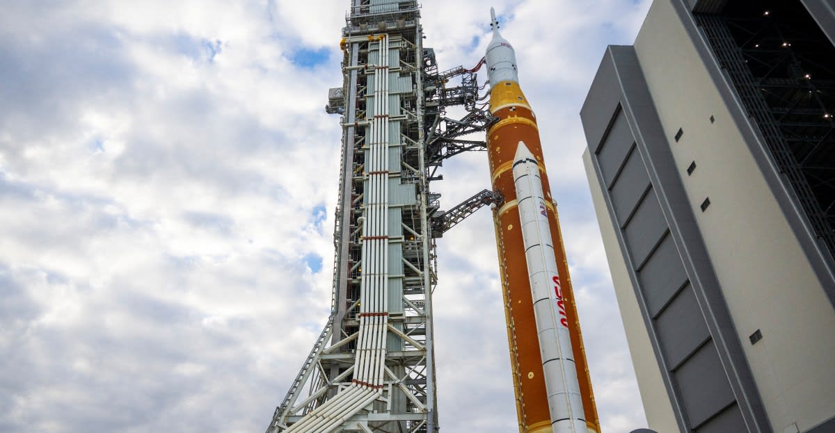 NASA Plans $20 Billion Moon Base by 2033