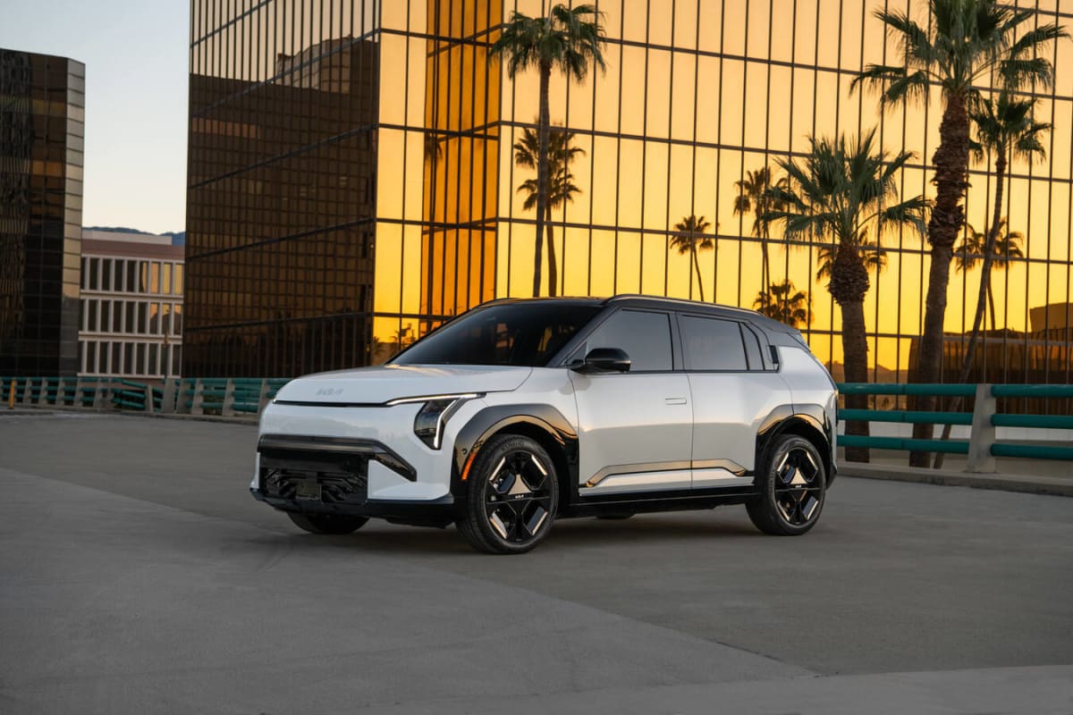 Kia's Affordable EV3 SUV Arrives in US With 320-Mile Range - Image 2