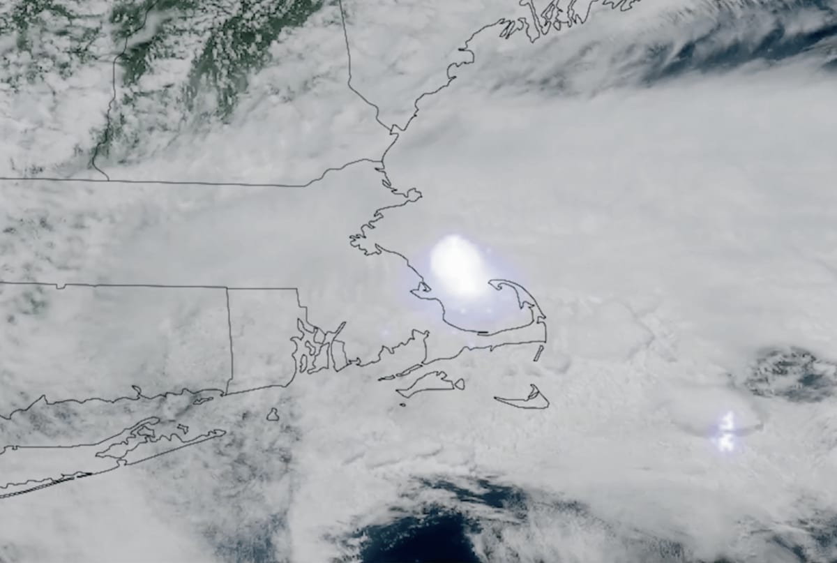 Meteor Explodes Over Boston With Force of 300 Tons of TNT - Image 2