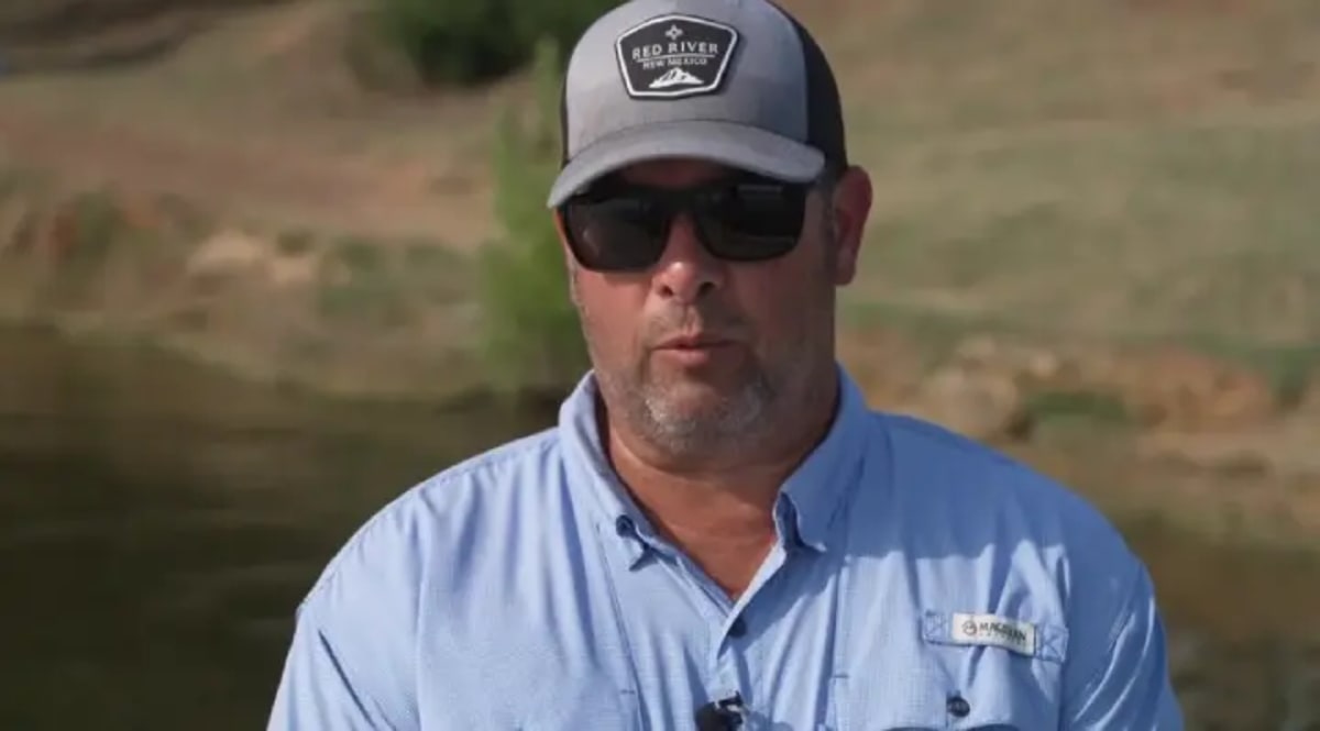 Off-duty firefighter Jason Horne who rescued three children from capsized boat on Texas lake