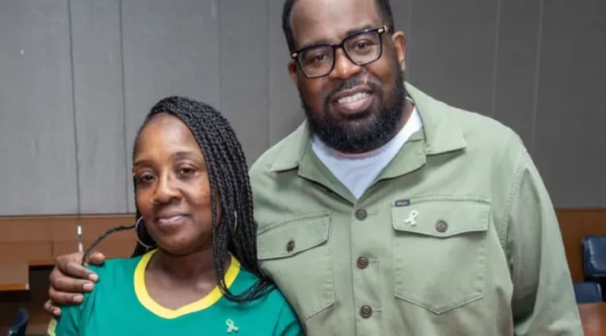 Sister Donates Kidney to Brother on His 49th Birthday