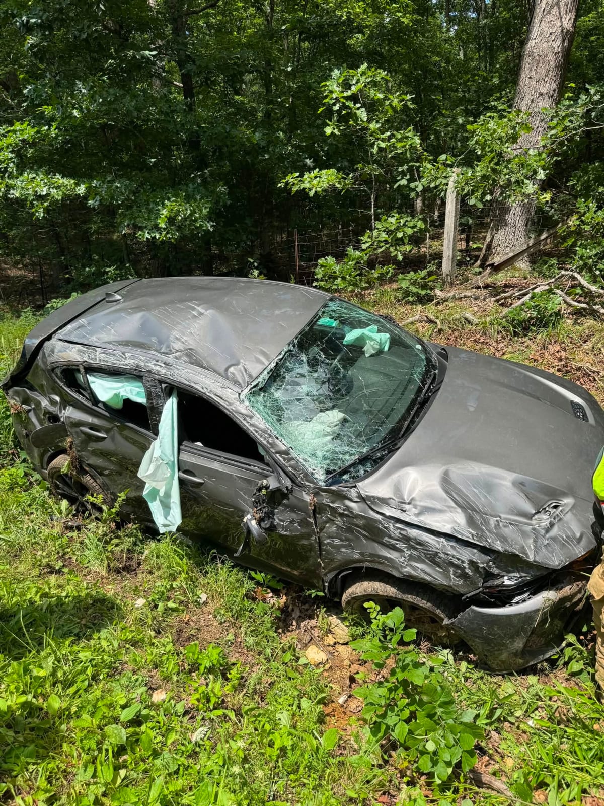 Family Seeks Hero Who Comforted Teen in Rollover Crash - Image 4