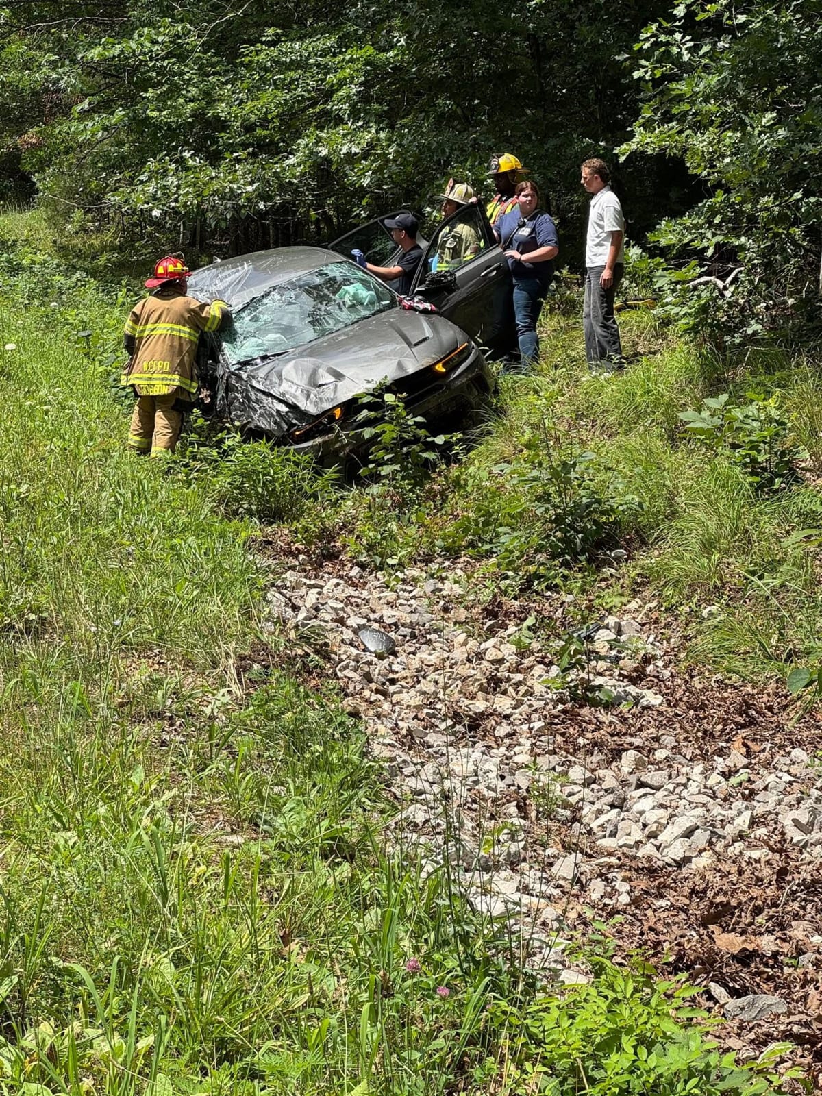 Family Seeks Hero Who Comforted Teen in Rollover Crash - Image 3