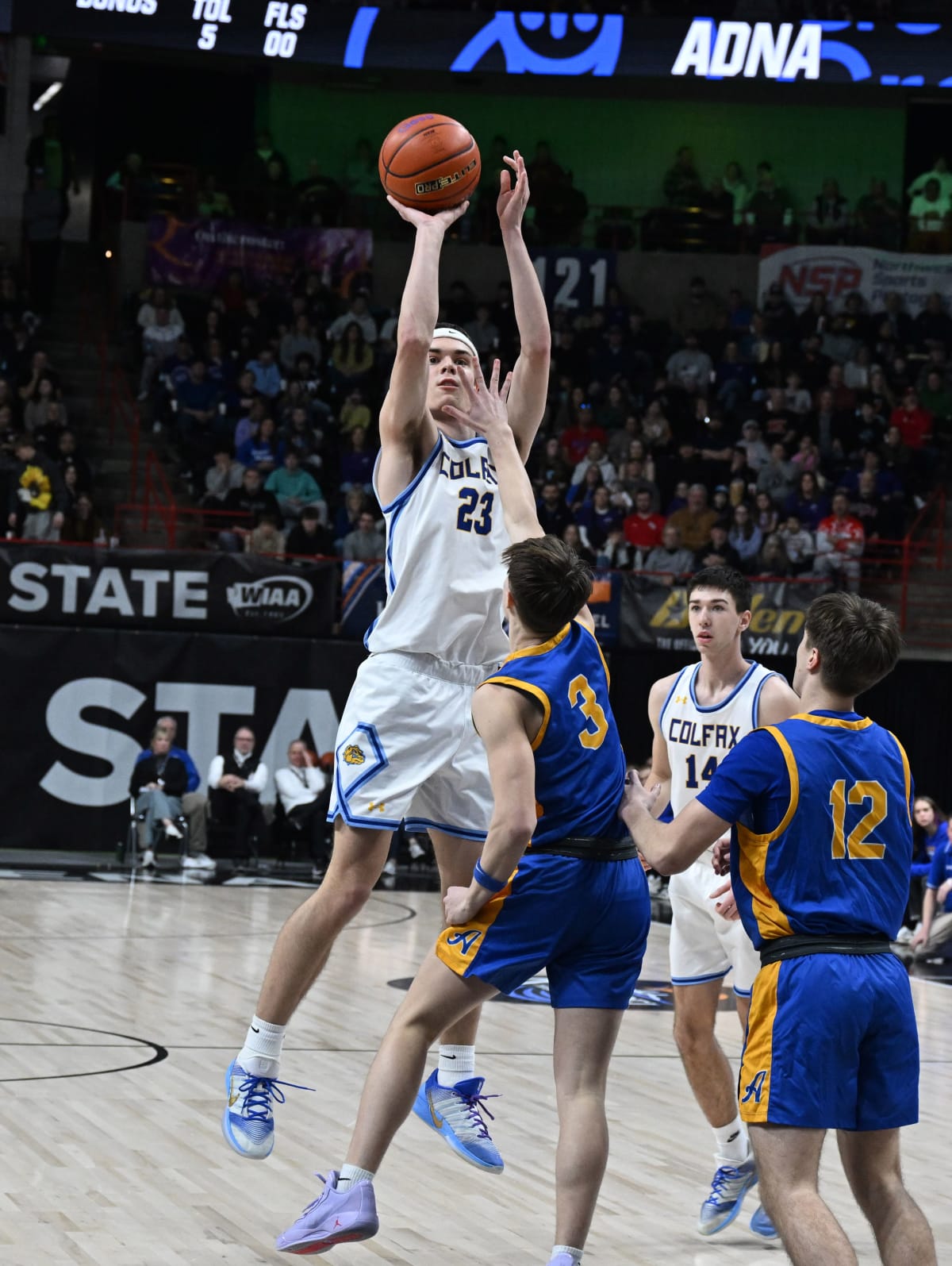 Teen Scores 33 Points Days After Coach Father Dies of Cancer - Image 4