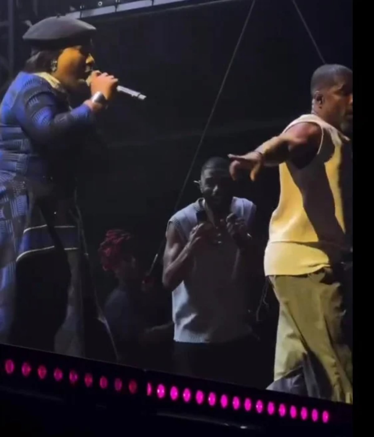 Kirk Franklin Surprises Fans With Mercy Chinwo on Stage - Image 2
