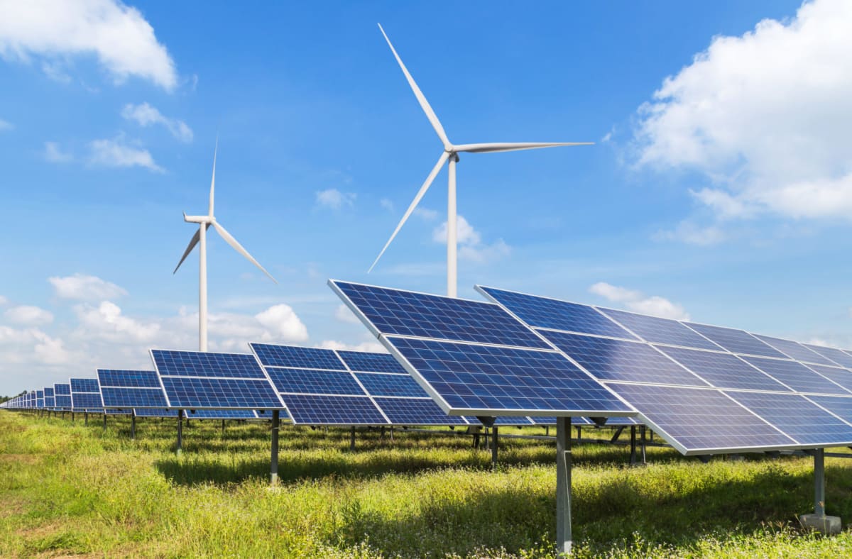 Clean Energy Saves $5B Yearly vs Fossil Fuels by 2030