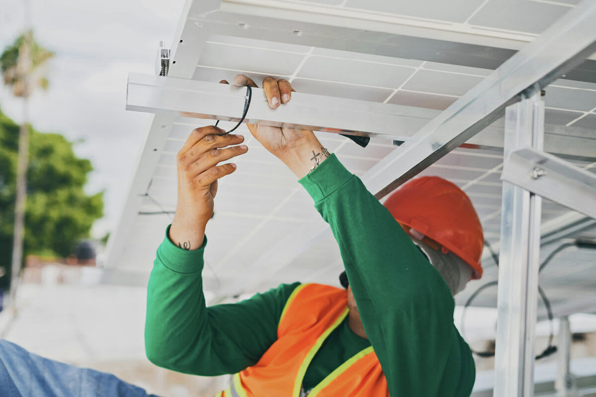 Free Online Program Opens Clean Energy Career Pathways