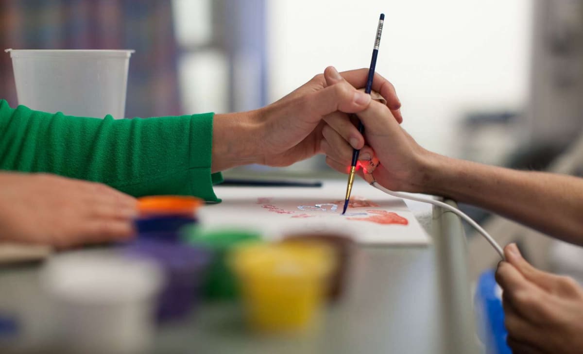 Hospitals Now Prescribe Art Classes as Medical Treatment