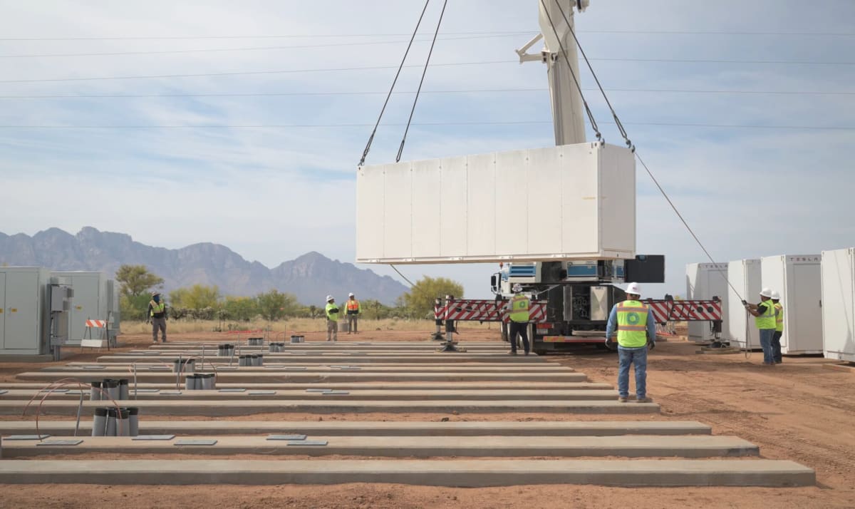 U.S. Now Makes Enough Batteries to Power Its Own Grid