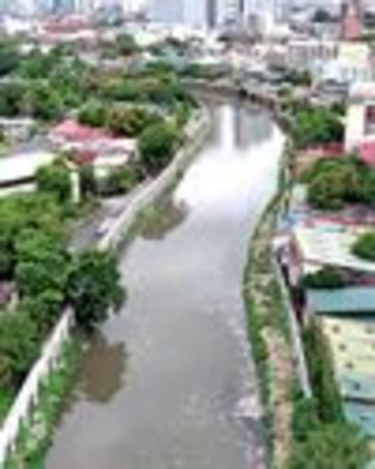 Ocean Cleanup Tackles Plastic at Philippines River - Image 3
