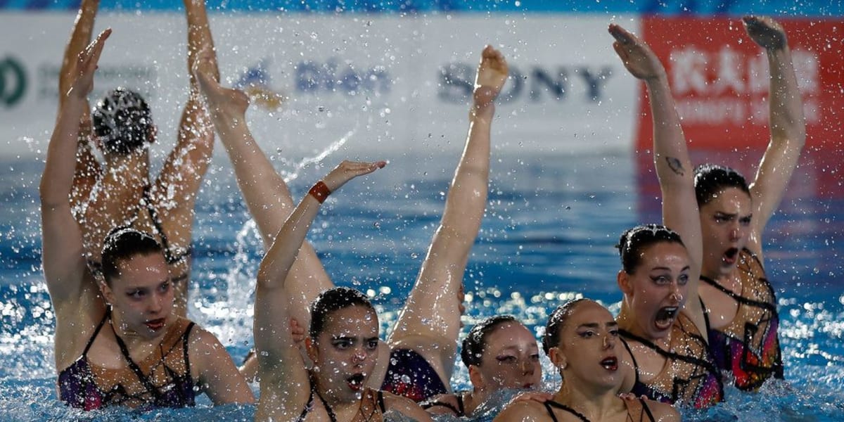 Canada Stuns Spain at Artistic Swimming World Cup - Image 2
