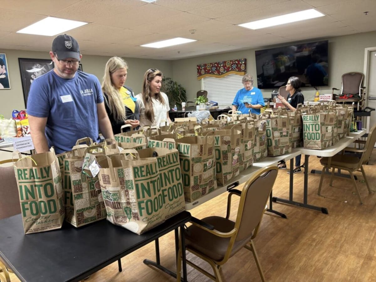 Richardson Volunteers Log 14,000 Hours Serving Community - Image 4