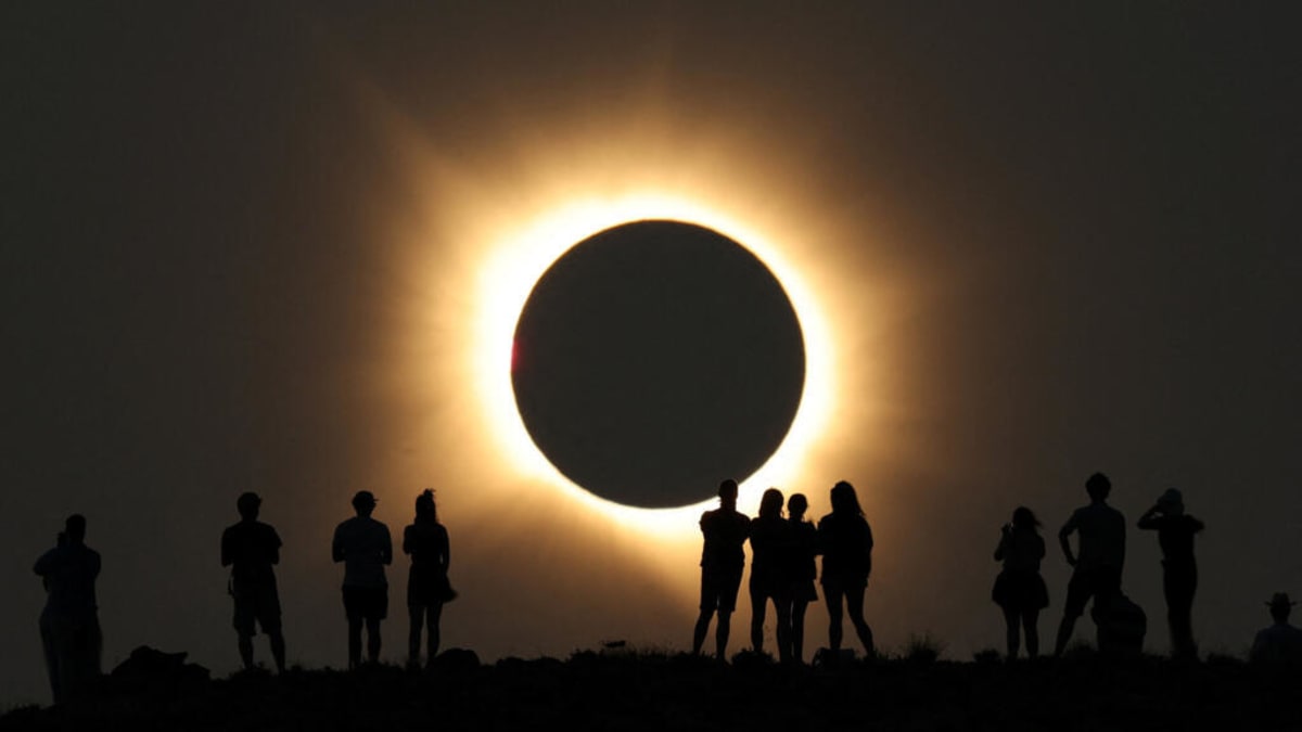 Total Eclipse Wows Europe with Stunning Display - Image 2