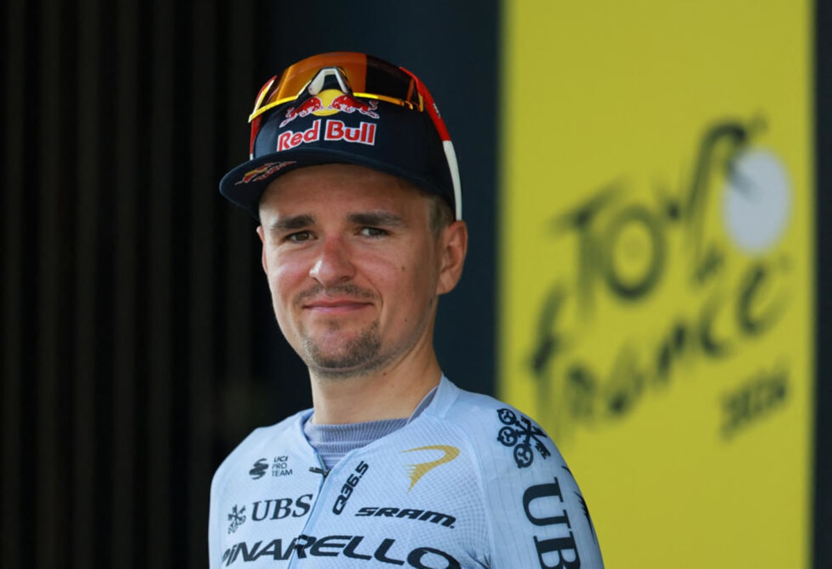 Swiss Cyclist Wins Tour's Longest Stage in Sprint Finish - Image 3