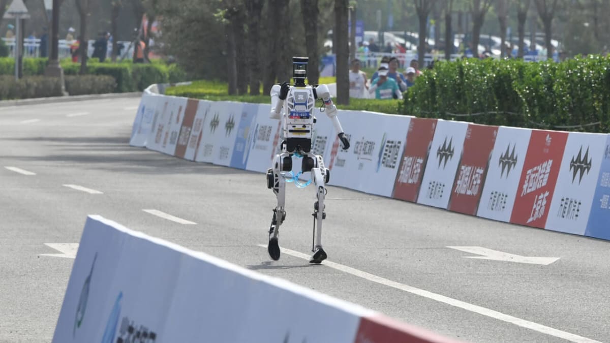 Robot Beats Human Half-Marathon Record in Beijing Race