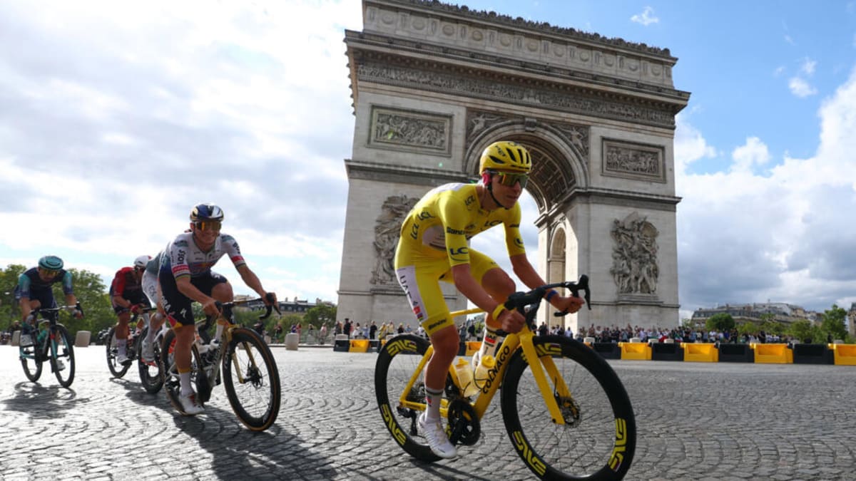 Pogacar Wins Historic 5th Tour de France at Just 27 - Image 2
