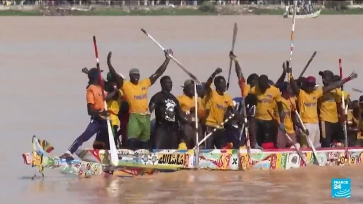Senegal's 200-Year Pirogue Racing Tradition Draws Thousands