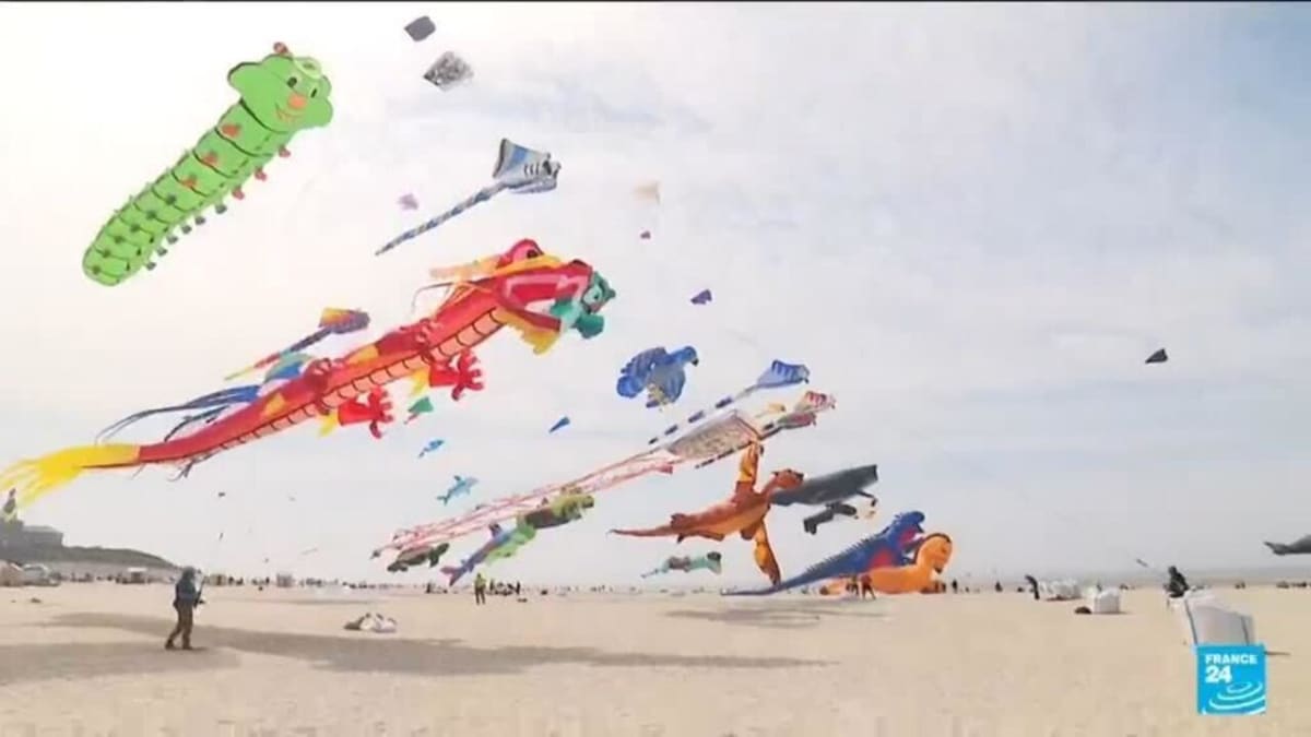 French Kite Festival Breaks Record With 100-Meter Giant