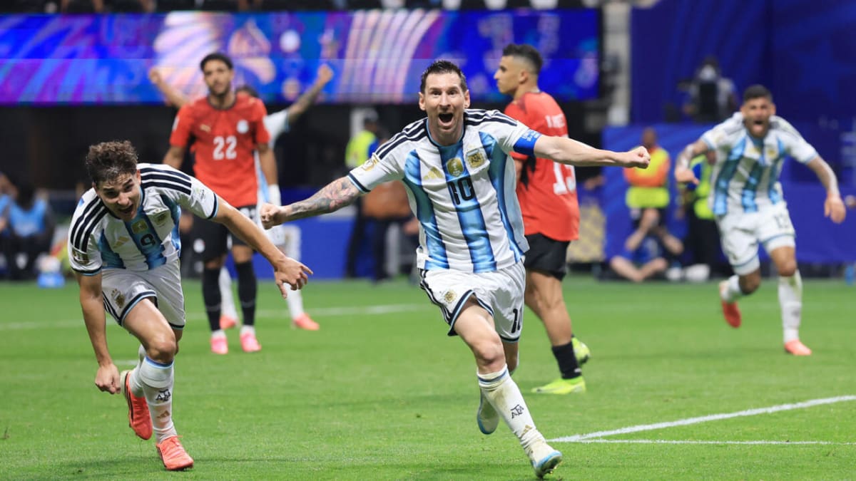 Lionel Messi celebrates emotional goal in Argentina's dramatic World Cup comeback victory