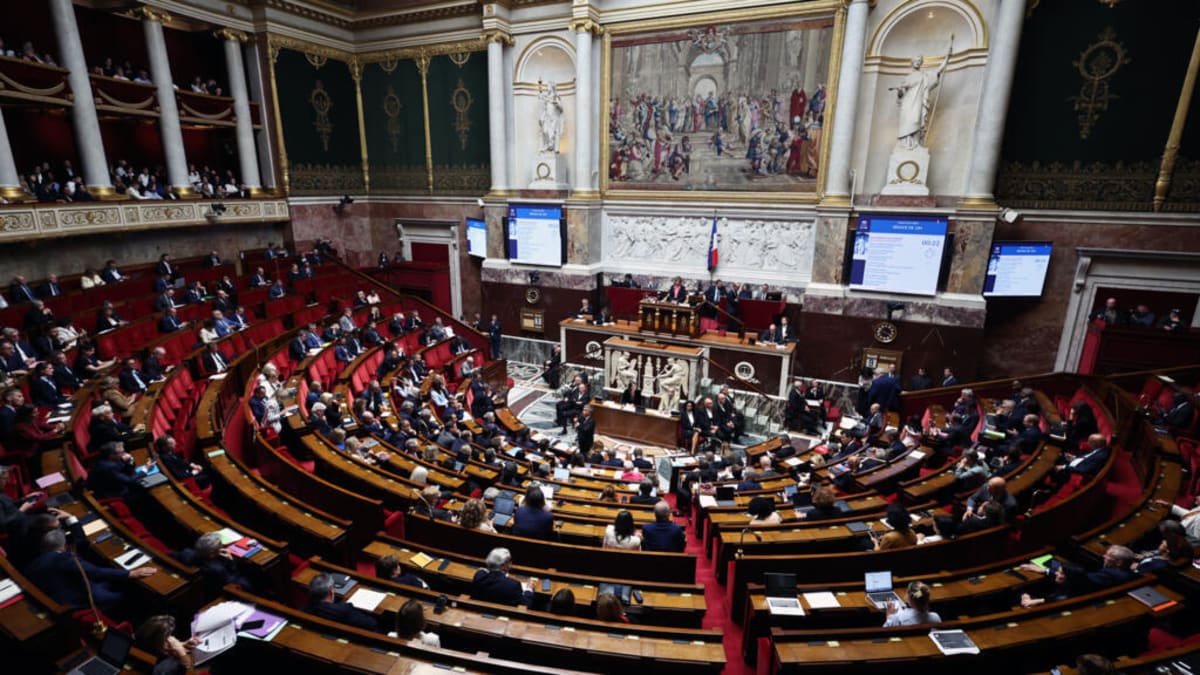 France Passes Law Giving Terminally Ill New End-of-Life Choice - Image 2
