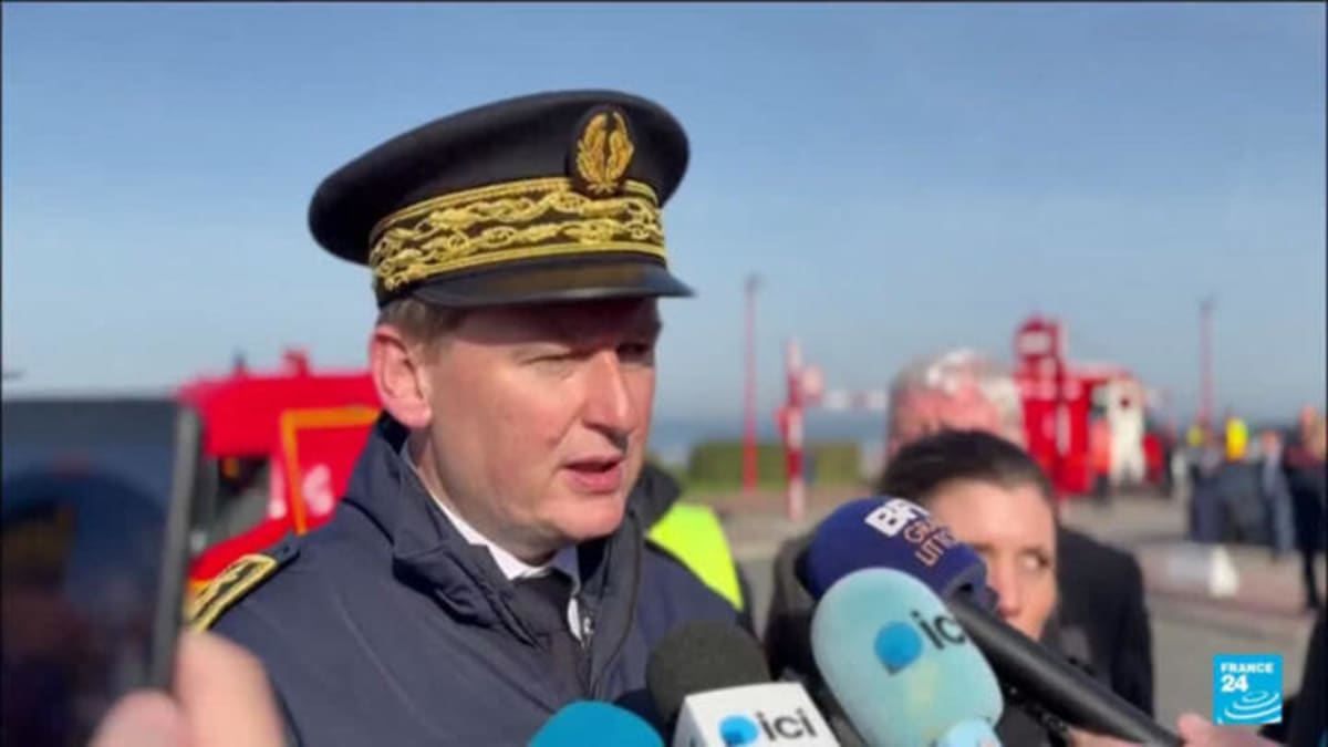 Pope Leo XIV Spins Basketball with Harlem Globetrotters - Image 3