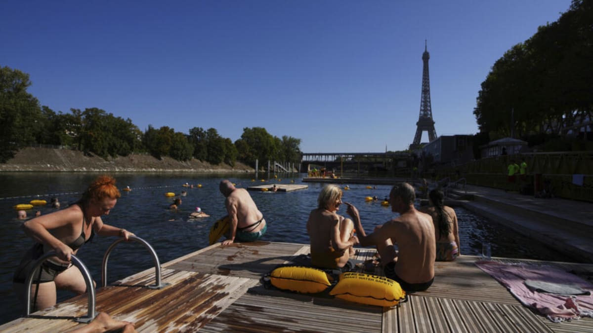 Paris Opens Seine River for Swimming Second Year - Image 2