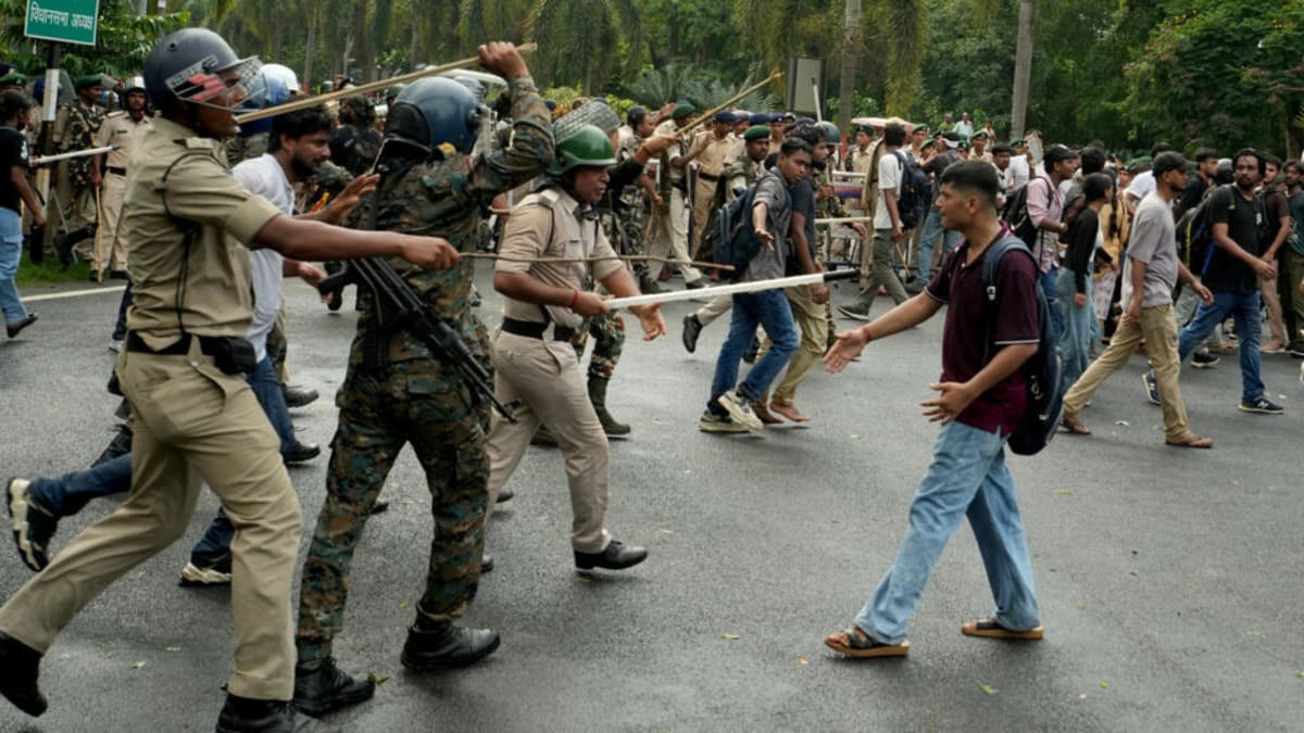Activist Ends 26-Day Hunger Strike After India Talks - Image 5