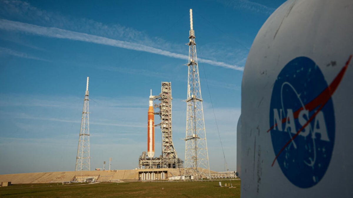 4 Astronauts Launch Historic Return to Moon This Week - Image 2