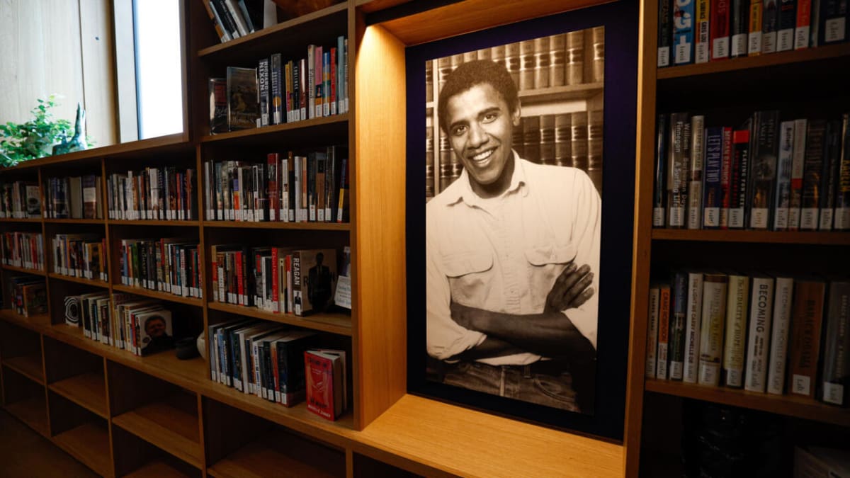 Obama Opens Chicago Presidential Center for Democracy