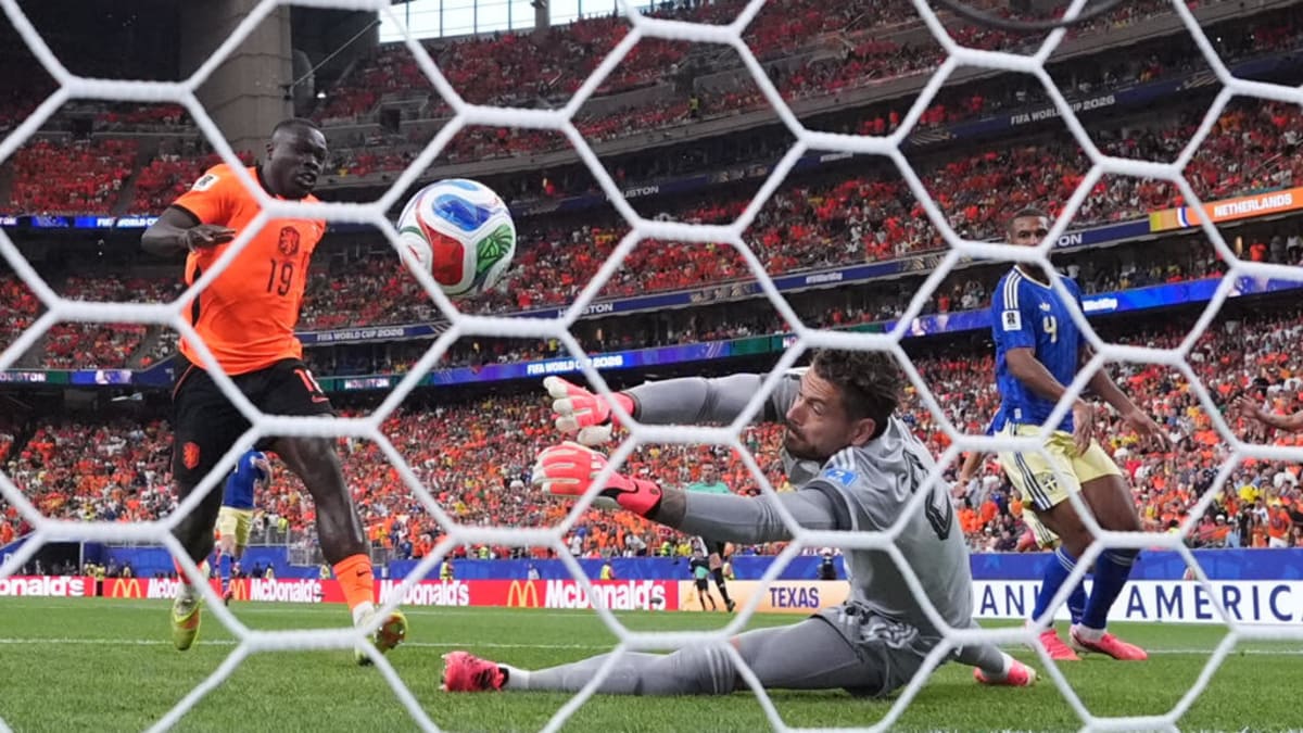 Netherlands Scores 5 Goals, Secures World Cup Knockout Spot - Image 2