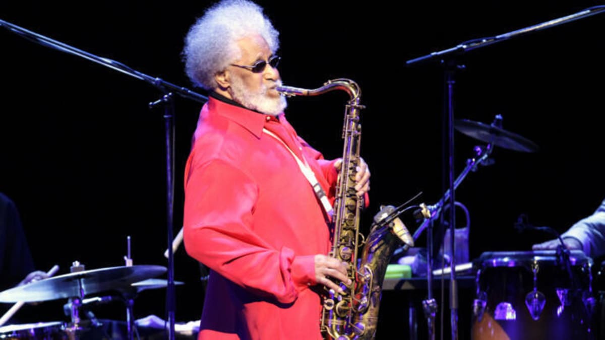 Jazz Legend Sonny Rollins Dies at 95 After Life in Music - Image 5