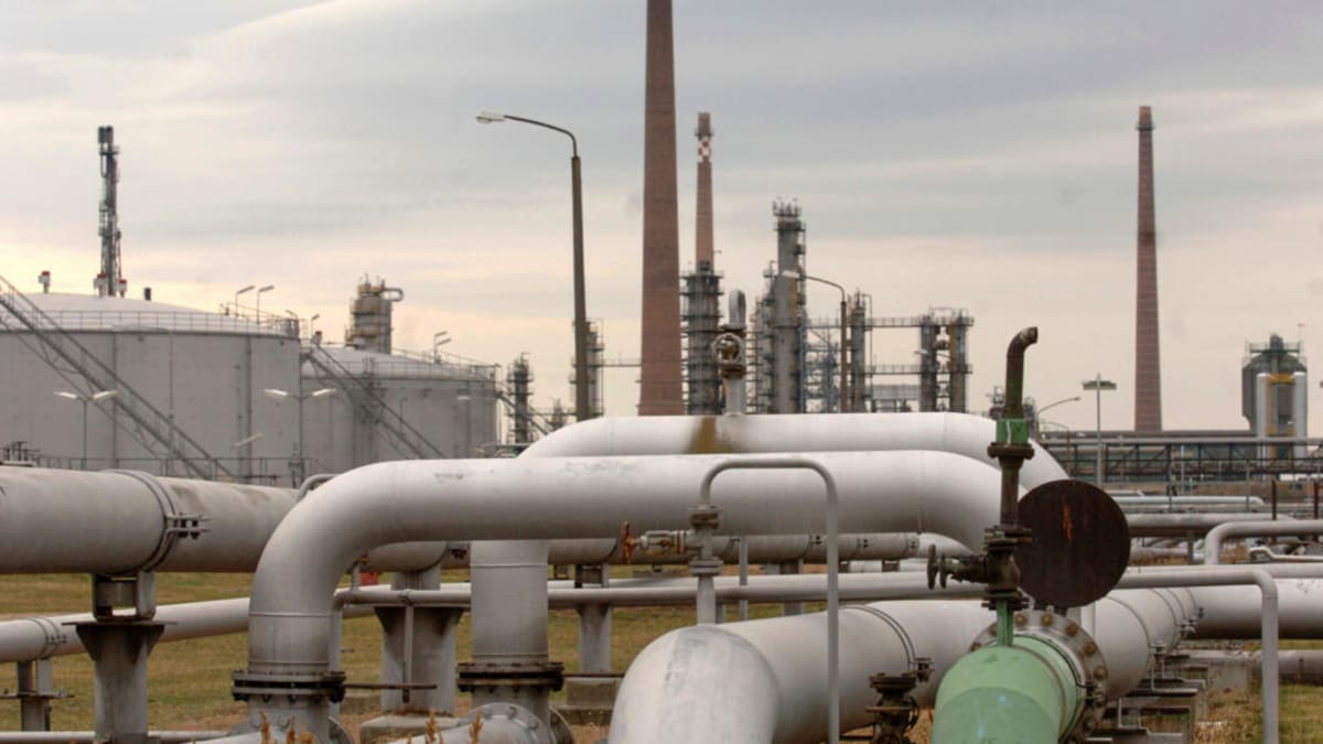 Ukraine Repairs Pipeline, Unlocks €90B EU Loan - Image 2